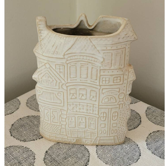 Counterpoint San Francisco Vintage Ceramic Townhouse Vase - Picture 3 of 8